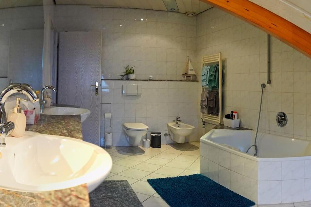Grosse, Helle Wohnung Fuer Bis Zu 6 Personen Weinheim Εξωτερικό φωτογραφία